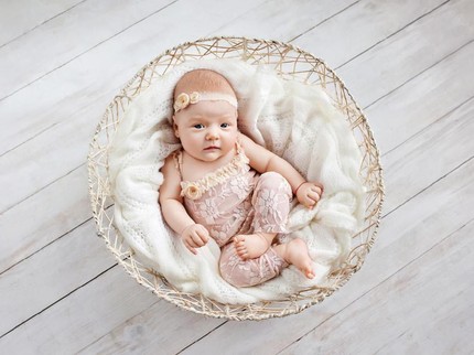 15 Nama Bayi Perempuan Awalan A Terdiri dari Dua Kata