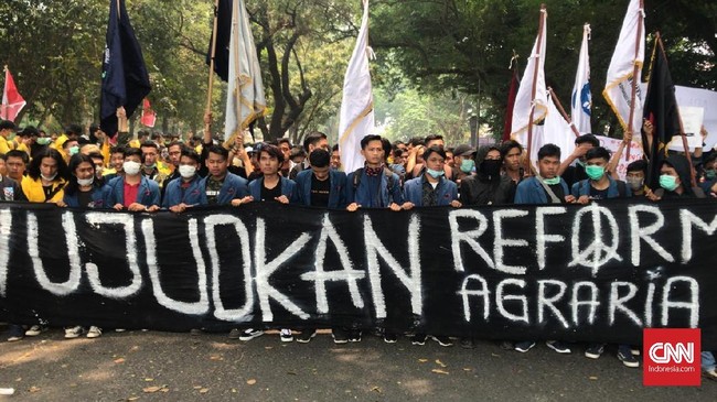 40 mahasiswa korban demo berujung ricuh di DPRD Sumsel dilarikan ke tiga rumah sakit, mayoritas dilarikan dalam kondisi sesak dan pingsan.