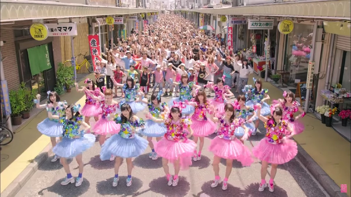 Beberapa potret kostum atau seifuku AKB48 terbaik sepanjang 14 tahun semenjak mereka debut versi Insertlive&period;
