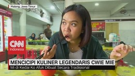 VIDEO: Mencicipi Kuliner Legendaris Cwie Mie