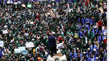 Demo Mahasiswa di Gedung DPR Sempat Ricuh