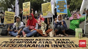 Diikuti 60 Orang, Aksi Hari Tani di Depan DPR Patuhi Protokol