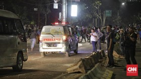 Polisi Pukul Mundur Mahasiswa, Ambulans Kena Gas Air Mata