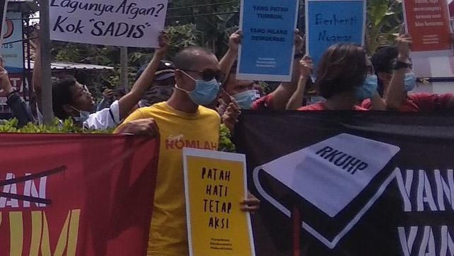 Tanggapan Awakarin soal demo mahasiswa soal penolakan rancangan Undang Undang yang berakhir ricuh.