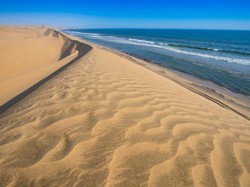 Biasa di Tempat Gersang, Kenapa Ada Gurun di Dekat Laut? Ini Kata Sains
