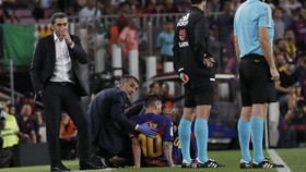 Messi Tertangkap Kamera Ngotot Ingin Main Saat Cedera