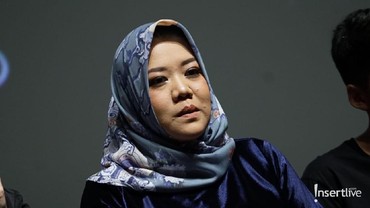 Terpopuler: Artis PNS Hingga Awal Pertemuan Nikita Mirzani Dengan Bule Berondong