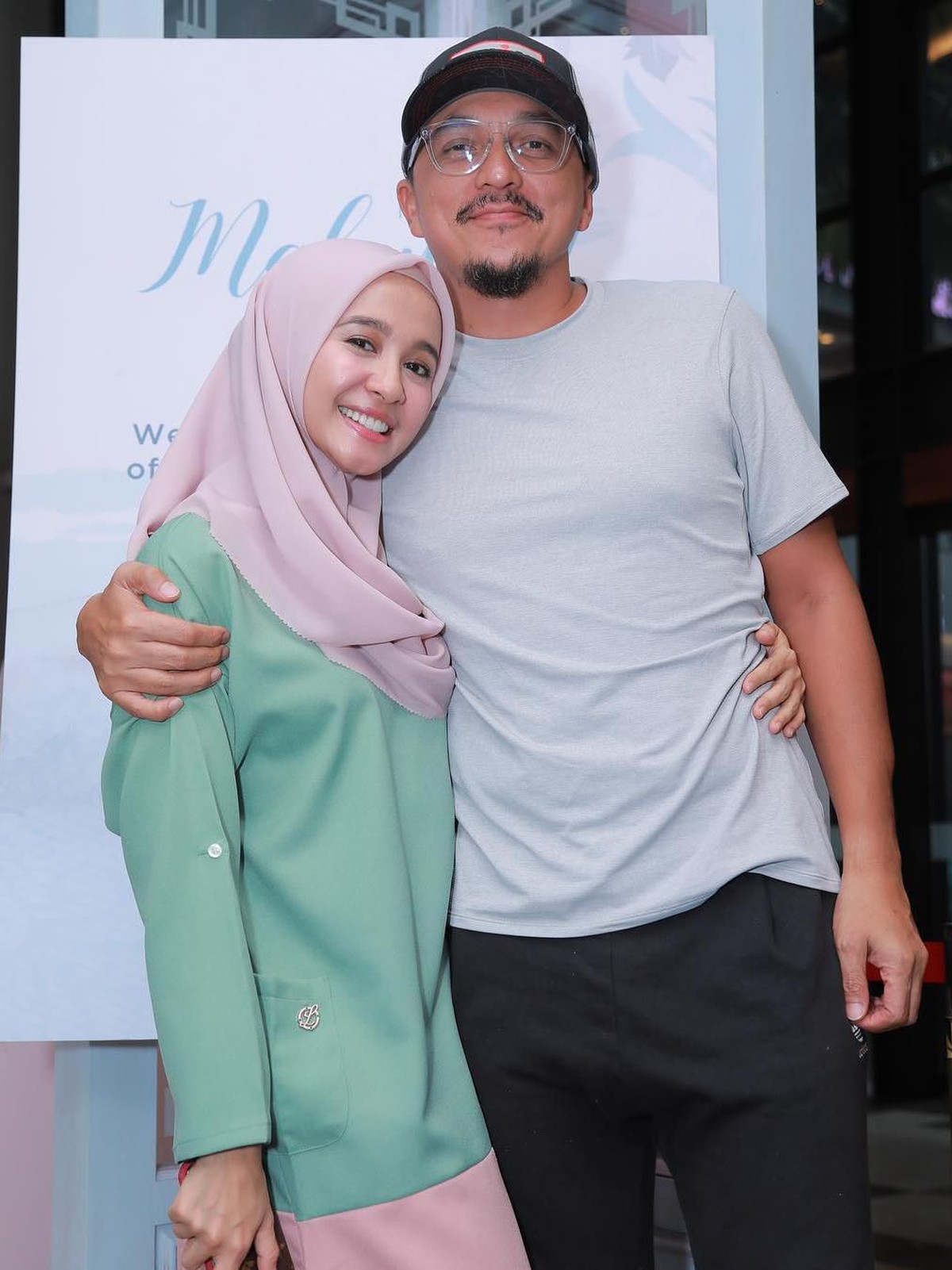 Kehidupan pernikahan antara Laudya Cynthia Bella dan suami&comma; Engku Emran diterpa isu tak sedap&period; Ini potret kemesraan pasangan beda negara ini&period;