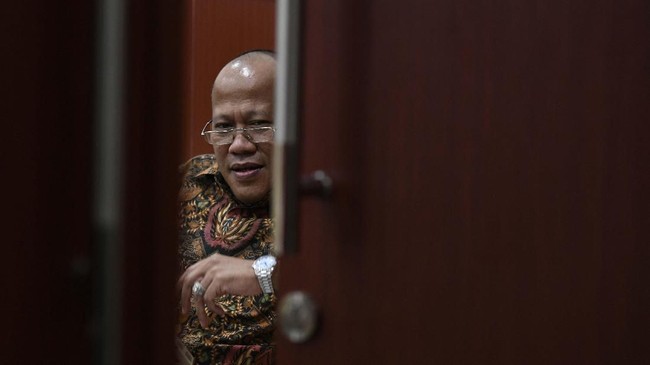 Firli mengakui ruang kerja Anggota BPK Pius Lustrilanang disegel KPK terkait dengan penanganan kasus dugaan korupsi di Sorong.