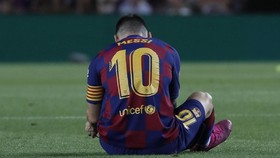 Momen Bersejarah Messi Perpanjang Kontrak di Barcelona