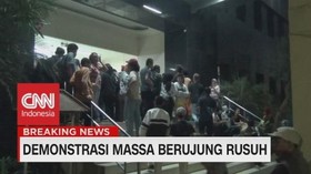 VIDEO: Ratusan Orang Tua Pelajar Datangi Polda Metro Jaya