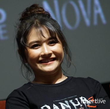 Prilly Latuconsina Minder 'Bersanding' dengan Chicco Jerikho