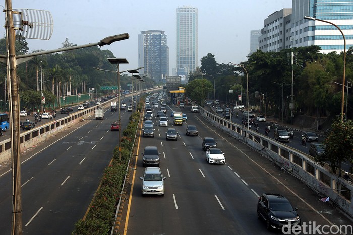 Pasca demo mahasiswa di Gedung MPR/DPR kemarin, Jasa Marga Regional JabotabekJabar selaku pengelola Jalan Tol Dalam Kota memastikan aktivitas operasional jalan tol tersebut saat ini berjalan normal kembali.