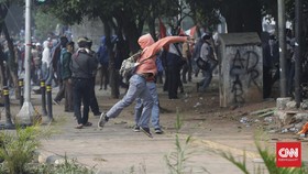 Ricuh, Polisi Amankan Ratusan Pelajar STM di Bekasi