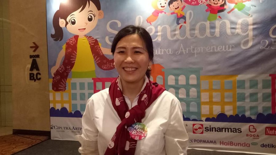 Banyak yang memuji penampilan Veronica Tan yang dikatakan semakin cantik dan awet muda.