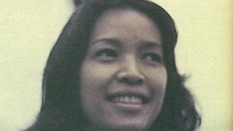 Gaji di Jerman pas-pasan, Habibie pun membeli kado ulang tahun Ainun dengan mencicil.