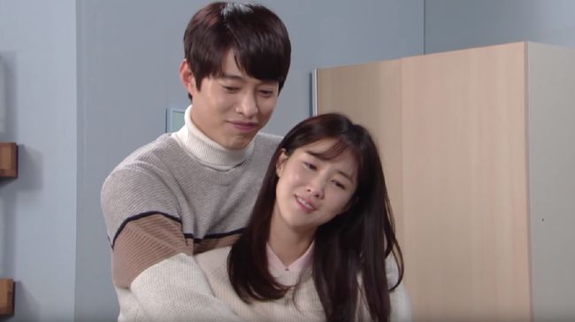 Nonton drama Korea 'Left-Handed Wife' episode 8 live streaming di Trans TV bakal tayang pada Rabu (9/10) dan bisa disaksikan melalui CNNIndonesia.com di sini.