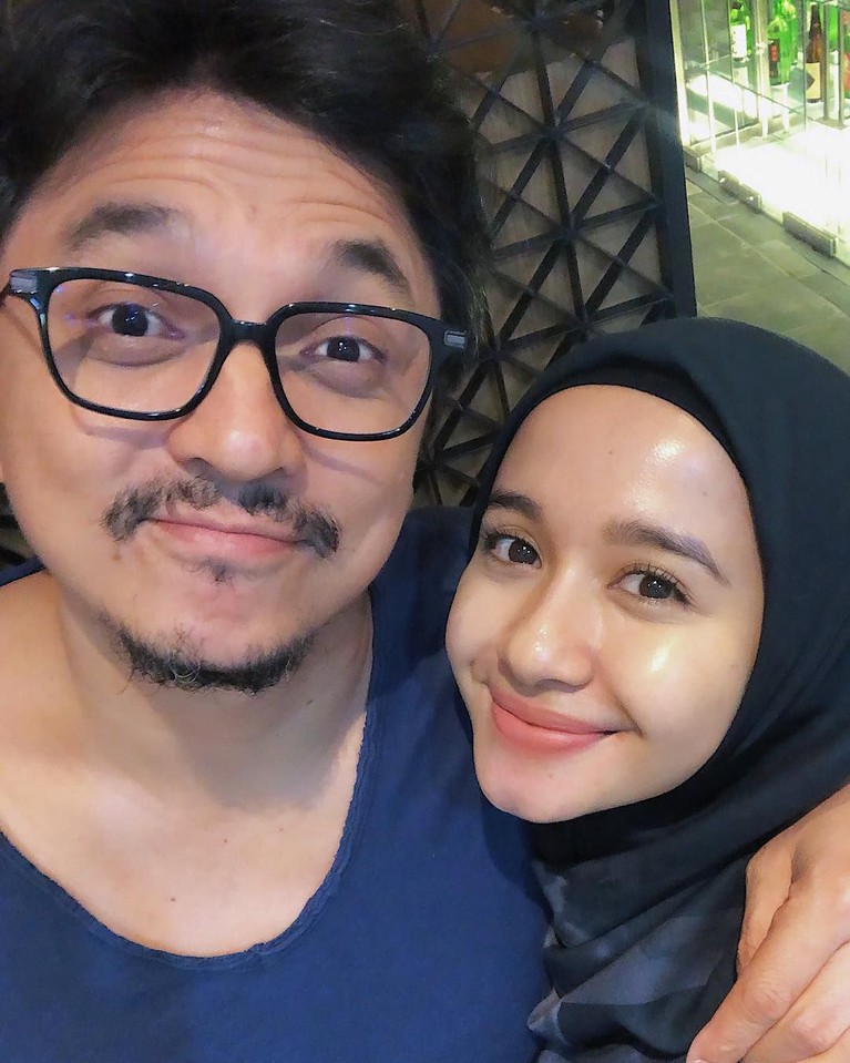 Intip Lagi Kemesraan Laudya Chyntia Bella & Engku Emran Laudya Chyntia Bella dan Engku Emran sudah saling unfollow akun Instagram. Hubungan keduanya dikabarkan sedang tidak baik-baik saja.