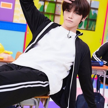 Taeyong Bakal Cuti Sementara dari Kegiatan NCT karena Saraf Kejepit