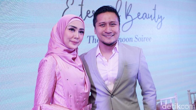 Arie Untung dan Fenita