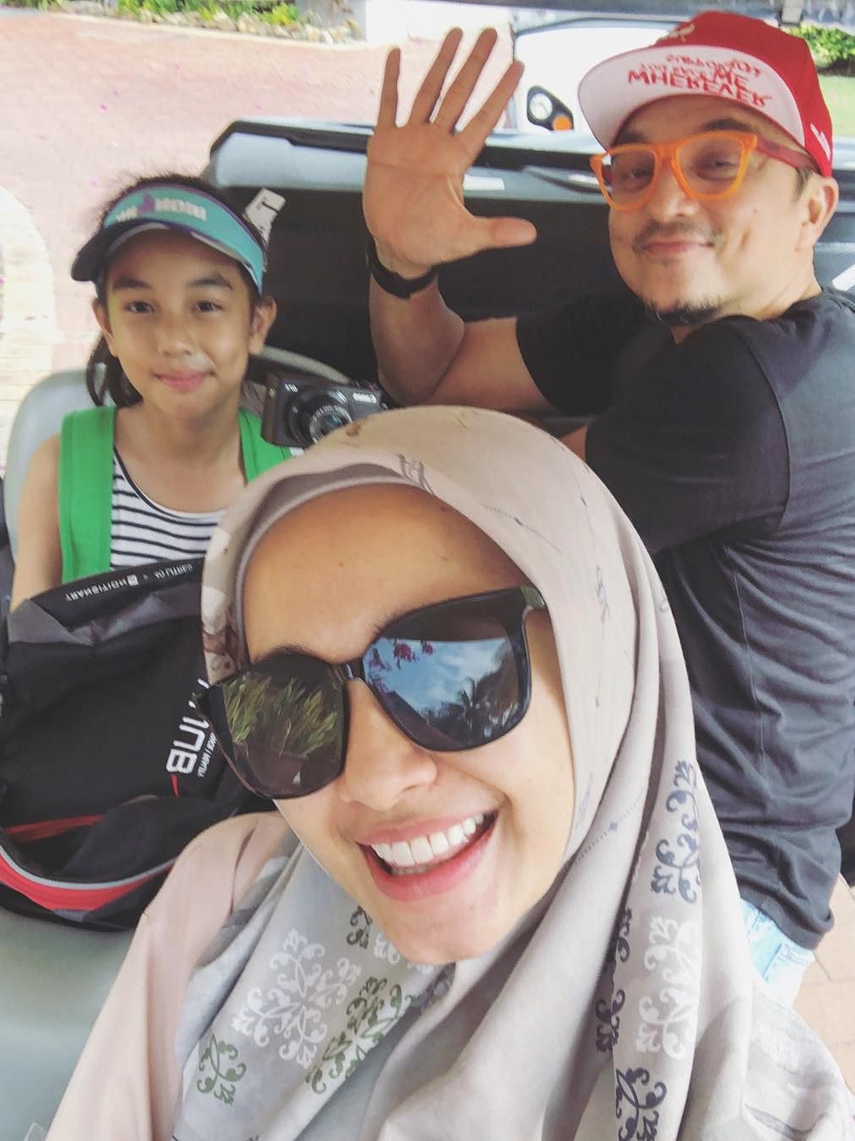 Kehidupan pernikahan antara Laudya Cynthia Bella dan suami&comma; Engku Emran diterpa isu tak sedap&period; Ini potret kemesraan pasangan beda negara ini&period;