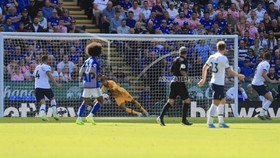 Panenka Terburuk Terjadi di Laga Colchester vs Tottenham