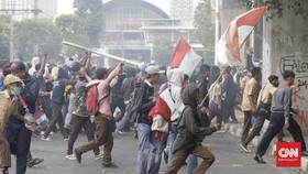 Luthfi Pembawa Bendera Diklaim Biasa Pakai Celana Sekolah