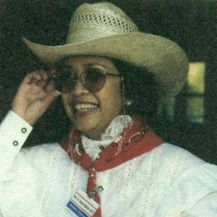 <p>Dari pernikahan tersebut, keduanya dikaruniai dua anak laki-laki dan enam cucu. Kedua anaknya bernama Ilham Akbar Habibie dan Tharwq Kemal Habibie. (Sumber Foto: Buku Habibie Tak Boleh Kalah dan Lelah)</p>