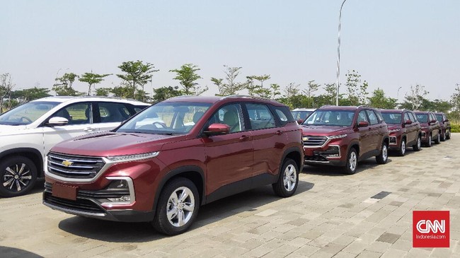 Chevrolet Captive diproduksi di pabrik Wuling, Cikarang, Jawa Barat. Negara tujuan ekspor Captiva adalah Thailand, Brunei Darussalam, dan Fiji.