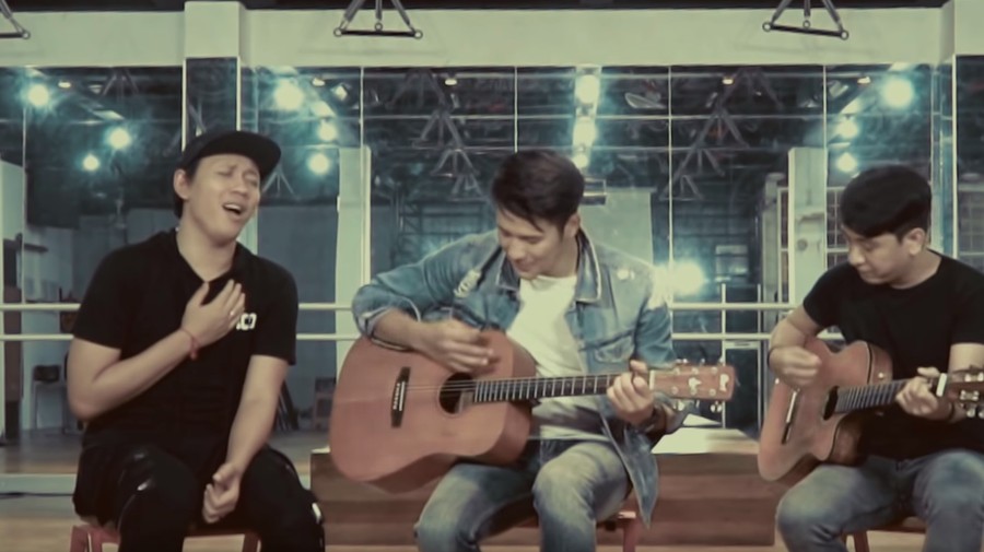 2. Papinka Band Lagu Salah Apa Aku atau Entah Apa yang Merasukimu mendadak viral dan di cover penyanyi ternama.