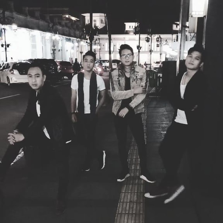 Fakta ILIR 7, Pelantun Lagu Viral Entah Apa yang Merasukimu Nama ILIR 7 mendadak viral setelah lagu Entah Apa yang Merasukimu booming dan jadi topik trending di media sosial, berikut ini insertlive sajikan fakta ILIR 7.