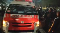 Disebut Bawa Batu untuk Demo, Kenapa Ambulans Tulisannya Terbalik?