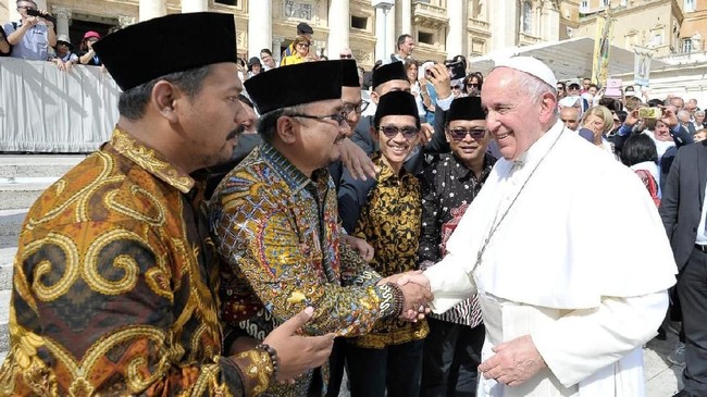 Ketua Umum PP GP Ansor, Yaqut Cholil Qoumas, mendukung pemikiran Paus Fransiskus tentang pentingnya mengusung ide agama untuk merawat perdamaian.