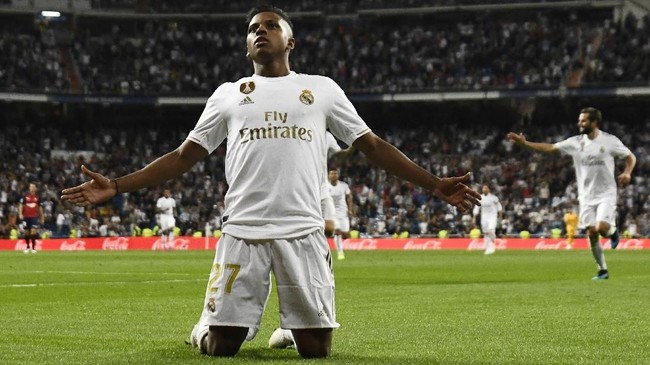 Bintang muda Real Madrid Rodrygo Goes enggan disamakan dengan megabintang Cristiano Ronaldo karena takut terbebani dengan kehebatan CR7 saat di Los Blancos.