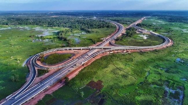 Presiden Jokowi memberikan modal Rp10,5 triliun berbentuk PMN bagi Hutama Karya untuk membangun Jalan Tol Trans Sumatera.