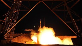 FOTO: Tiga Astronaut Menumpang Roket Soyuz MS-15 ke ISS