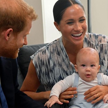 Ultah ke-2, Archie Putra Meghan-Harry Dapat Ucapan dari Ratu Elizabeth