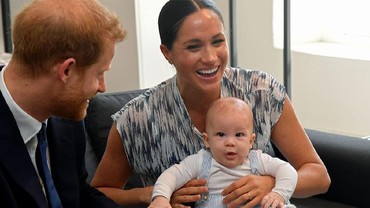 Ultah ke-2, Archie Putra Meghan-Harry Dapat Ucapan dari Ratu Elizabeth
