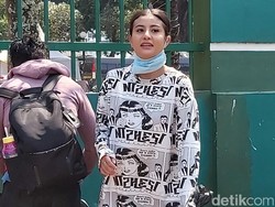 Awkarin Singgung Demo Omnibus Law: Jangan Jadi Milenial Apatis