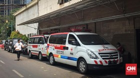 Melihat 8 Ambulans di Polda Metro Diduga Terkait Demo Rusuh