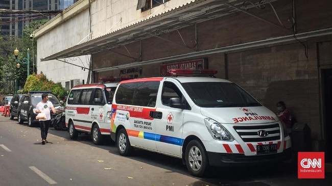 Pengamat media sosial menguak bagaimana isu ambulans membawa batu di mulai dihembuskan di media sosial.