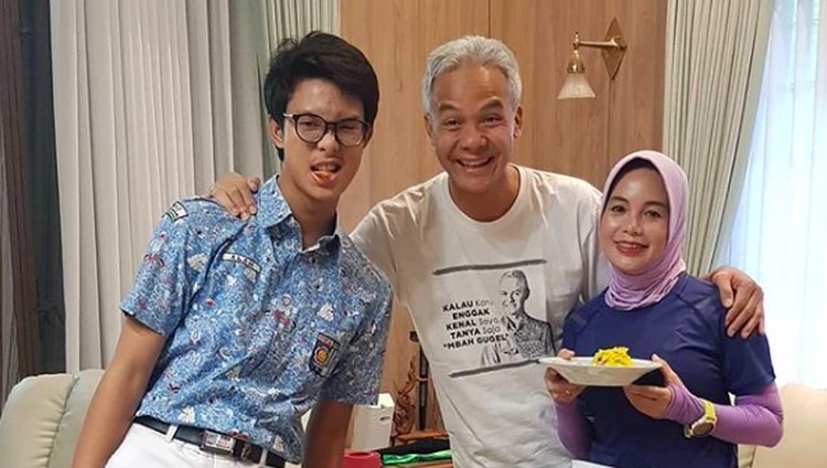 ganjar pranowo ganjar pranowo dan istrinya, Siti Atiqoh Apriyanti.