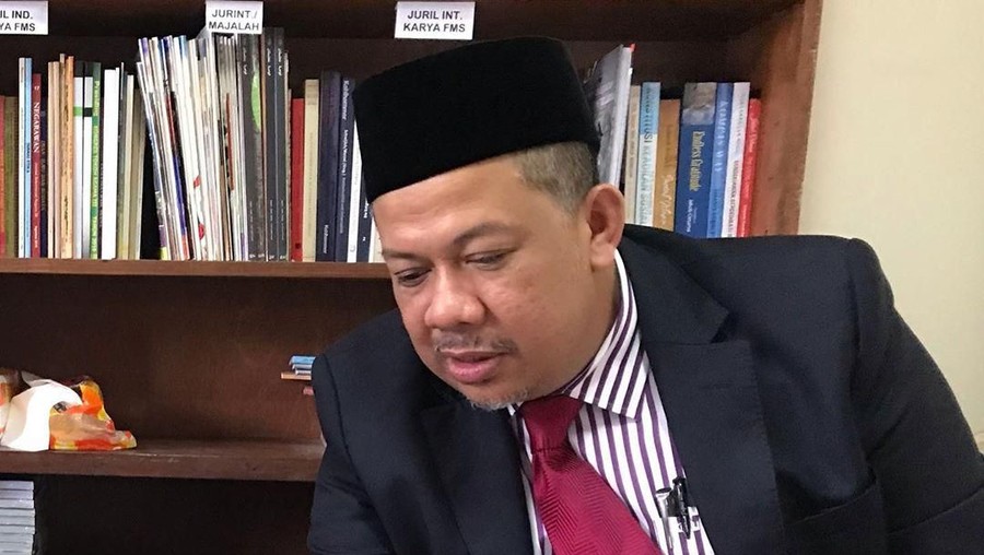 Curhatan seorang mahasiswa yang namanya Fahri Hamzah.