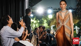 'Pringgasela', Ruang Pamer Denny Wirawan Mengolah Tenun