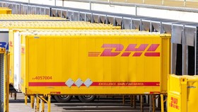 DHL Akhirnya Buka Suara soal Viral Sepatu Impor Kena Denda Rp30 Juta