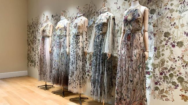 'Nyawa' Alam pada Koleksi Terbaru Dior di Paris Fashion Week