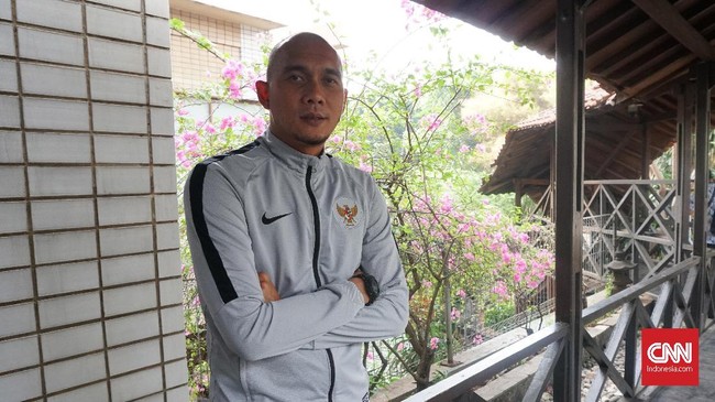 Polemik local pride yang diteriakkan Markus Horison viral di media sosial karena dianggap menyindir pelatih Timnas Indonesia, Shin Tae Yong.