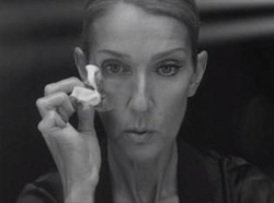 Keluarga Ungkap Gejala Awal Stiff Person Syndrome yang Diidap Celine Dion