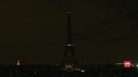VIDEO: Menara Eiffel Berduka Atas Kepergian Jacques Chirac
