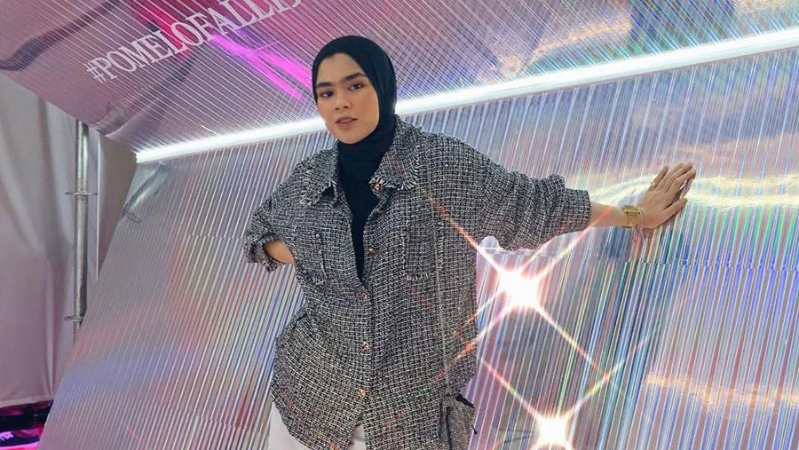 Lima selebriti berikut ini lahir di tanggal 14 Februari yang juga bertepatan dengan Hari Valentine atau Hari Kasih Sayang. Ada siapa saja?